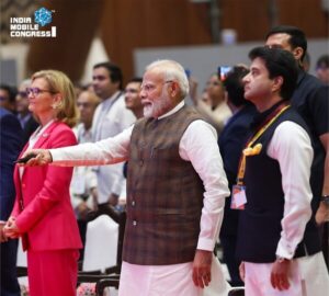 Thủ tướng Narendra Modi Kêu gọi Vai trò lãnh đạo của Ấn Độ trong công nghệ 6G, AI có Đạo đức và Quyền riêng tư Dữ liệu tại Đại hội Di động Ấn Độ 2024