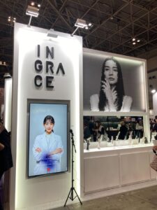 業界初！美容展示会で会話するAI『Digital Beauty Advisor』が商品をリアルタイムに紹介