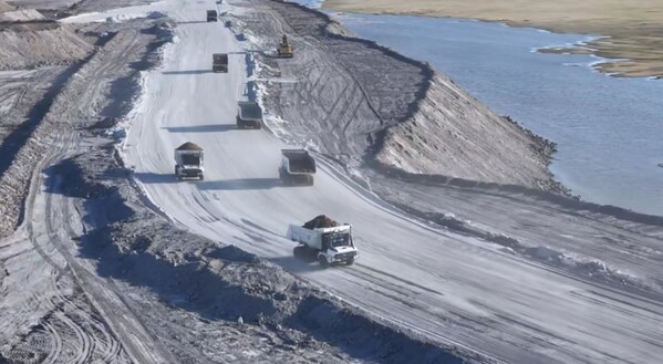 世界初!100台の自動運転全電動鉱山用トラック、華能伊敏鉱山で正式稼働開始