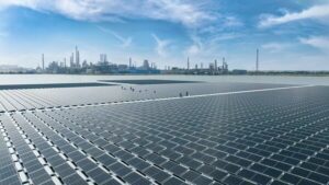 Sinopec、中国初の洋上フローティング太陽光発電プロジェクトを始動 － グリーンエネルギー革新を推進