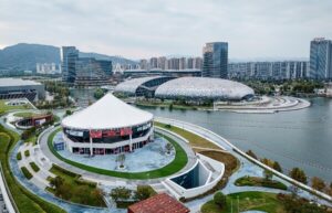 CCTV+:「地理」が進歩を促し、「情報」が世界をつなぐ ― 徳清市でデジタル地球の新しい「地図」を描く