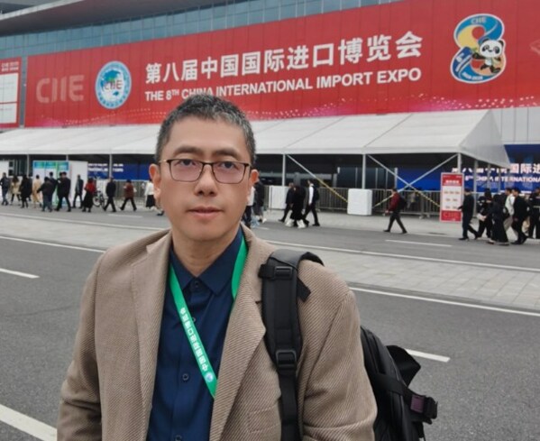 自动化网总经理朱霆进博会考察软硬协同与跨界融合新路径，深入解读自动化科技新趋势