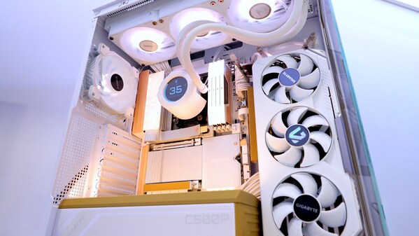 技嘉在 CES 2026 上發表 X870E AERO X3D WOOD 主機板，以自然美學定義高效能主機板新標準