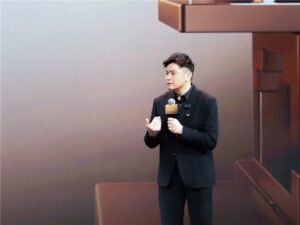 AWE 展台上的"星空野心"----奇点图谱如何承载俞浩的百万亿梦？