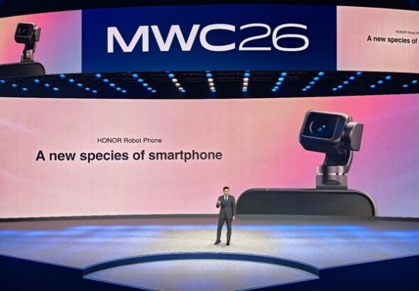 HONOR CEOがMWC 2026で注目を集める中、ロボットフォンの革新性と知能統合が称賛される