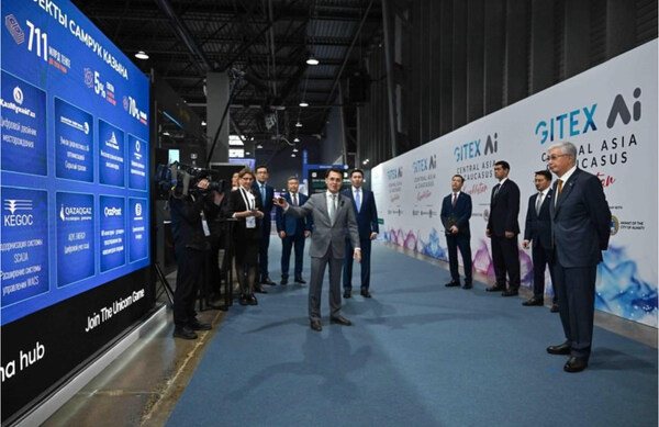 图灵进化亮相GITEX AI Kazakhstan，三款AI一体机发布，总统亲临关注