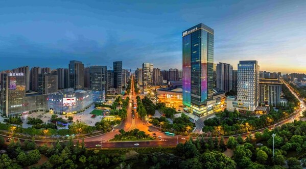 西安、産業変革を加速し、世界貿易と技術革新の新たな青写真を描く