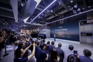 DFSK、香港で右ハンドル車仕様の「E5 PLUS」を初披露し、グローバル展開を加速
