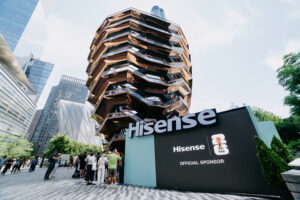 HisenseのRGBをテーマにしたポップアップイベントが、FIFAワールドカップ2026™の新たなランドマークを彩る