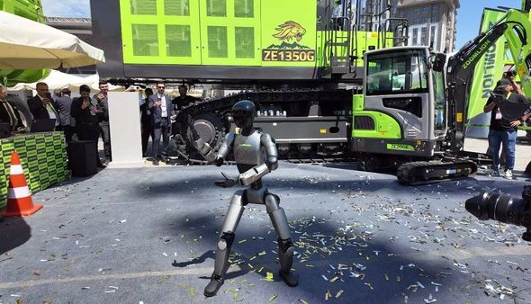 Zoomlionの人型ロボットZ01、KOMATEK 2026で脚光を浴び、身体性AIと産業用ロボット技術の進展を示す