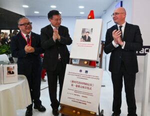 「習近平指導下の中国統治」第1巻ロシア語版をサンクトペテルブルクで刊行