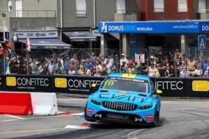 常設サーキットからストリートサーキットまで、Geely Cyan Racingが2026年クムホFIA TCRワールドツアーで5勝目を挙げた