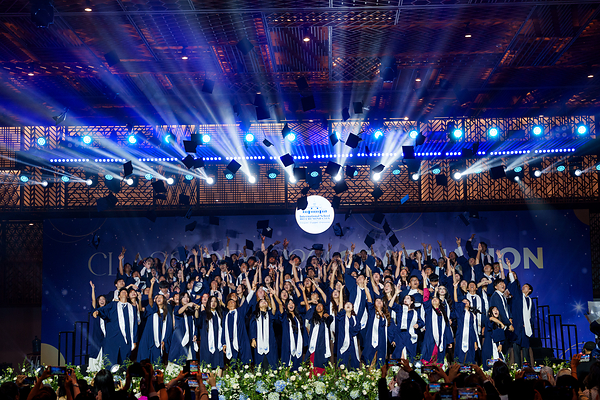 ISHCMCの2026年卒業生、2人がIBで満点、学年平均34.5点
