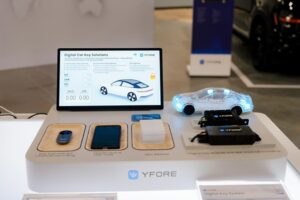 グローバルTier-1のYFORE、米国で製造した初のデジタルキーをラインオフ