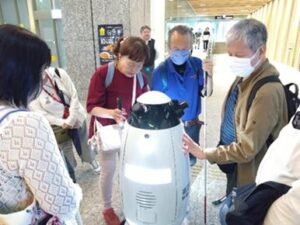 AI見守りシステム及び警備ロボットの実証実験を東京23区の区役所で初めて開始！