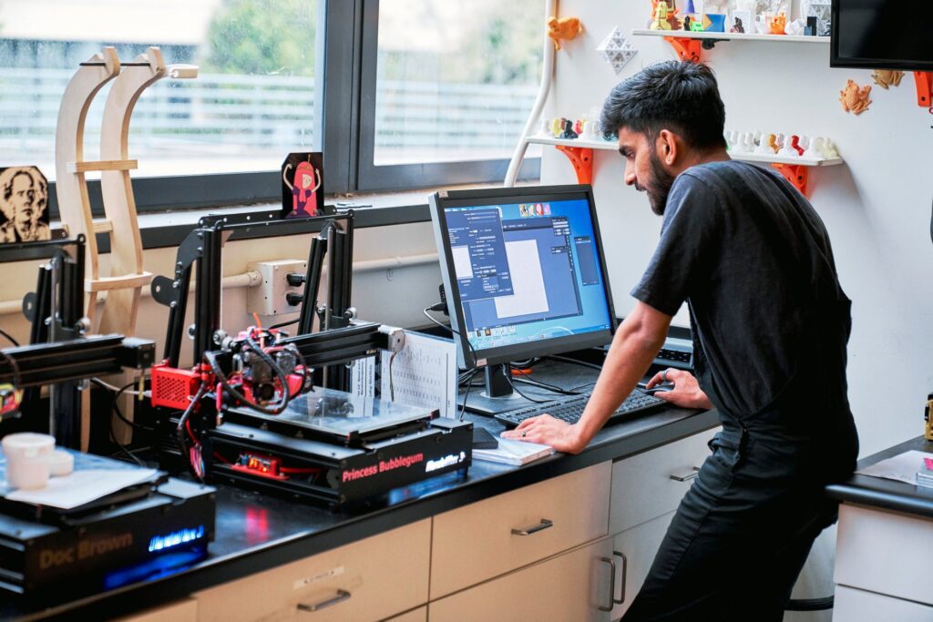 Autodesk、AI 時代の「デザインと創造」を担う次世代人材育成に 3 億 5,000 万ドルを投資
